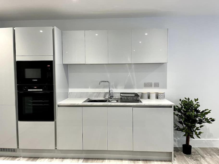 Vila Luxury 3 Bed House W Parking & Garden! 1 Bournemouth Exteriér fotografie