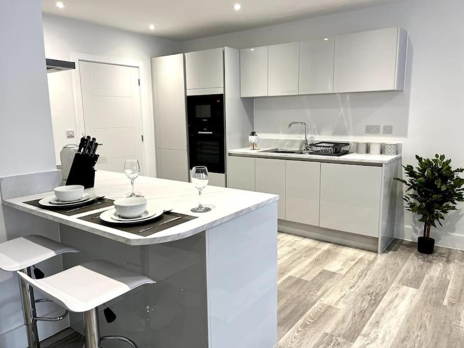Vila Luxury 3 Bed House W Parking & Garden! 1 Bournemouth Exteriér fotografie